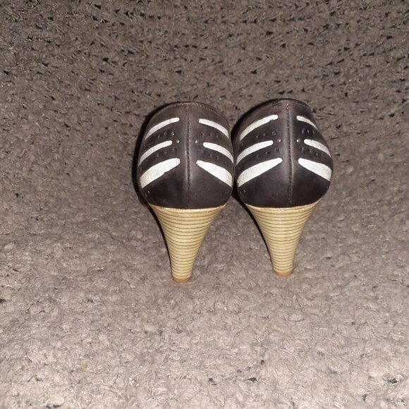 J SHOES-Fever-Brown Leather-Cream Canvas Cutout Pump-Pin-Up-Sz 9-Near Mint - Picture 5 of 7